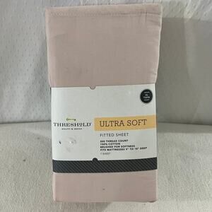 Threshold Ultra Soft Fitted Sheet 300 Thread Count (39"x75") TWIN (Soft Pink)